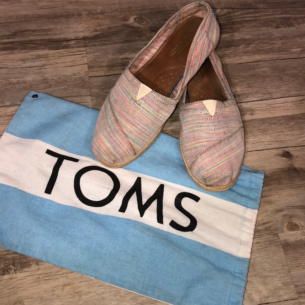 Toms w/ bag